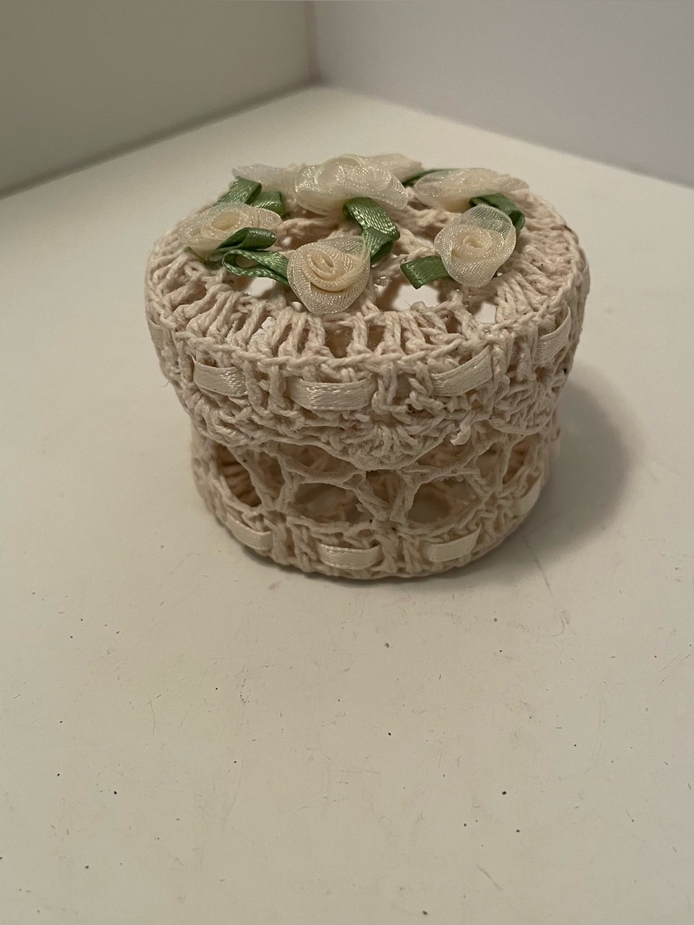 Vintage Handmade Starched Crocheted Trinket Box Cream Cottage Core Grandma 2.5”